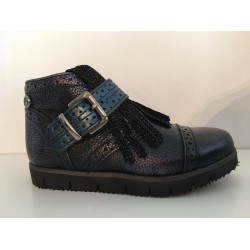 Hip sneaker fringes glitter