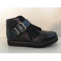 Hip sneaker fringes glitter