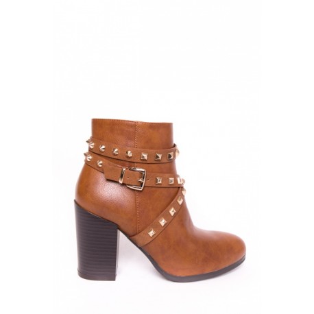 Fast Fashion cognac bootie studs