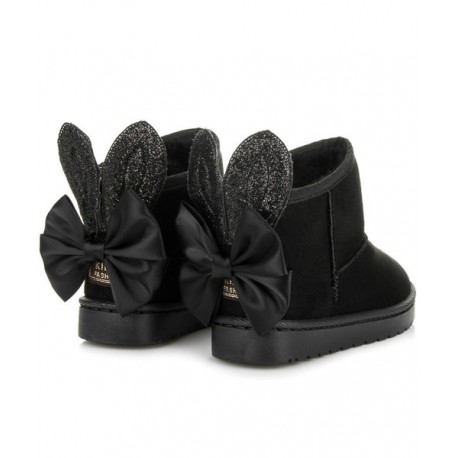 Snowboot bunny