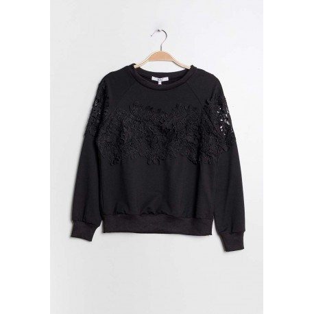 pull broderie